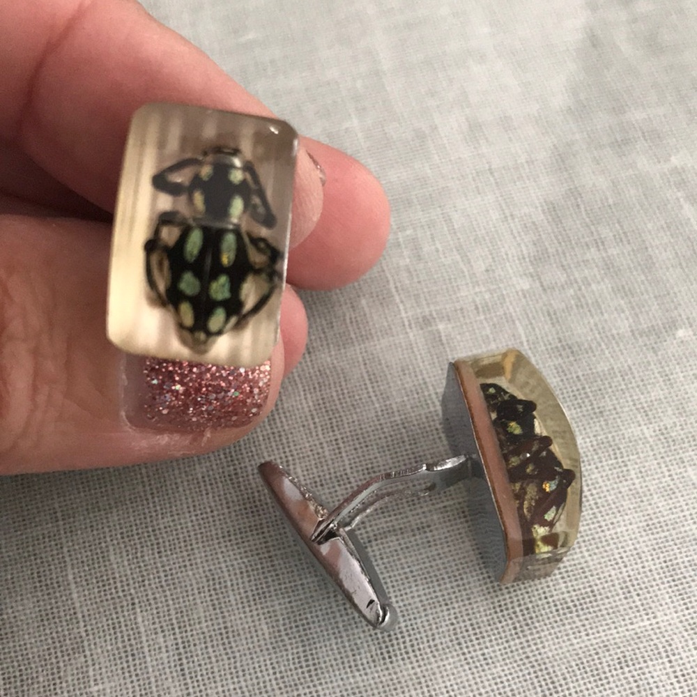 Bug cuff links